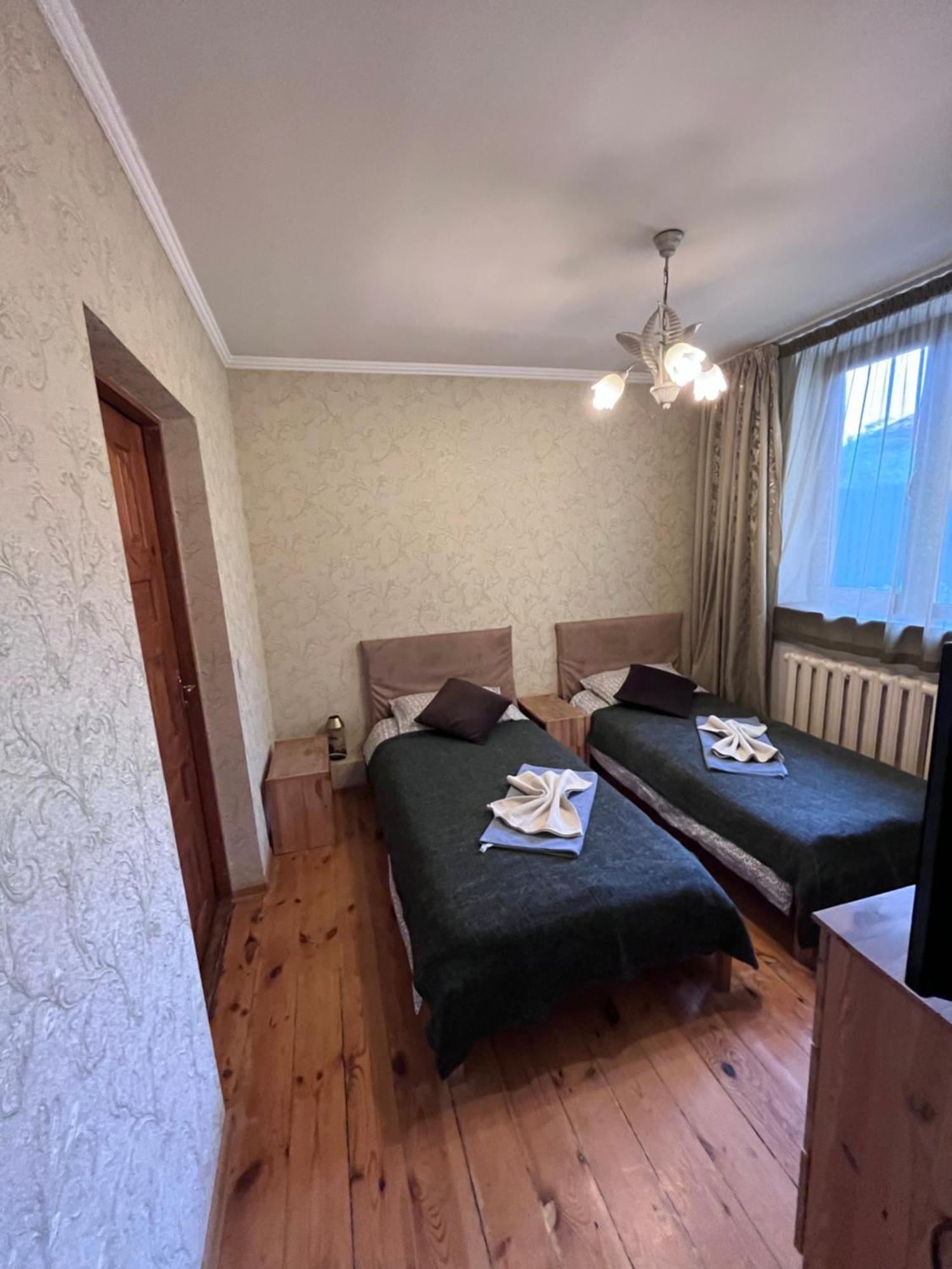 Memo'S Boutique Guesthouse Каракол Экстерьер фото
