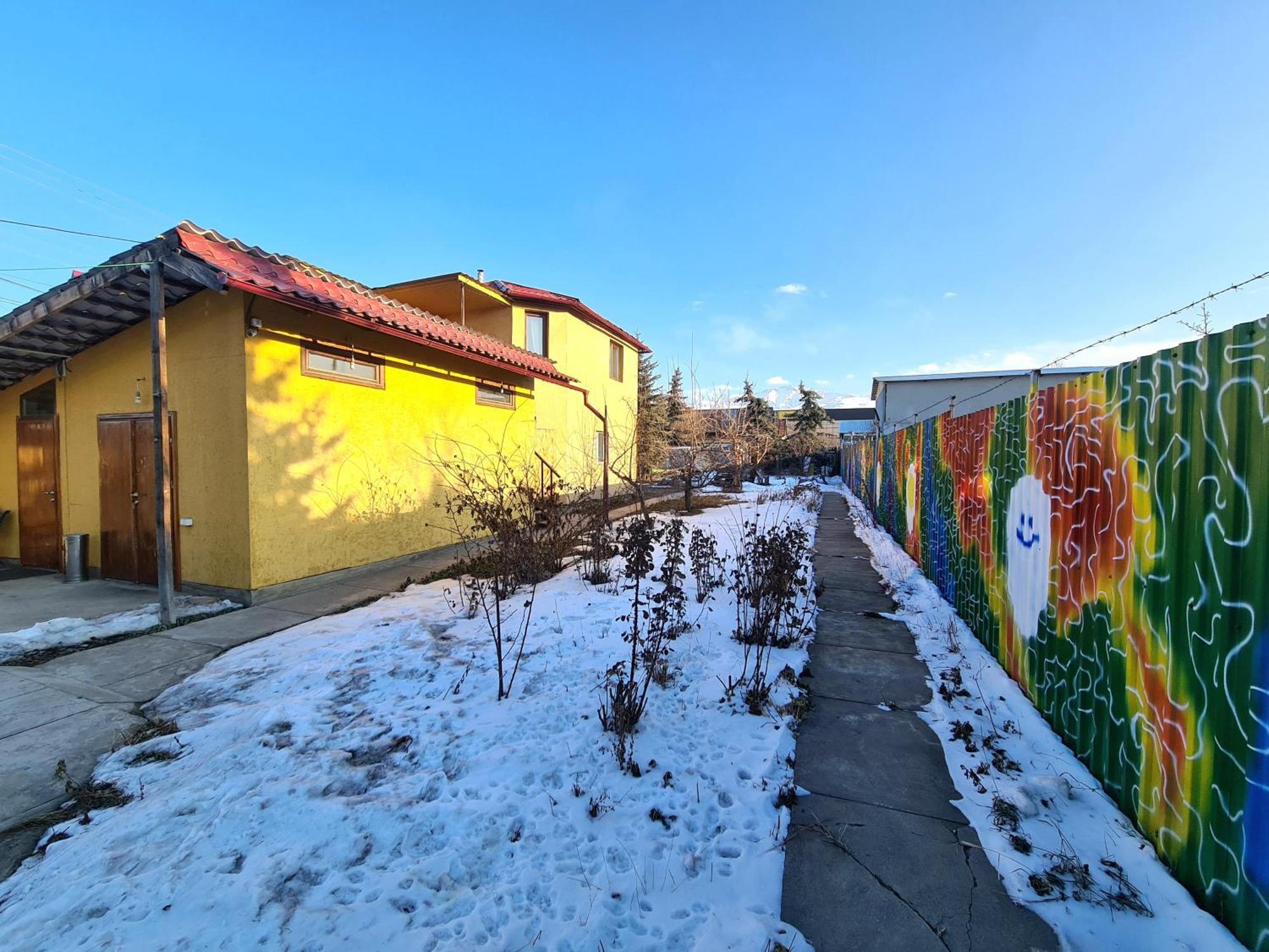 Memo'S Boutique Guesthouse Каракол Экстерьер фото