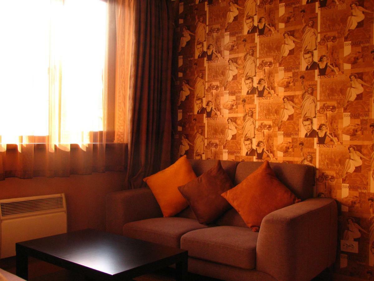 Memo'S Boutique Guesthouse Каракол Экстерьер фото