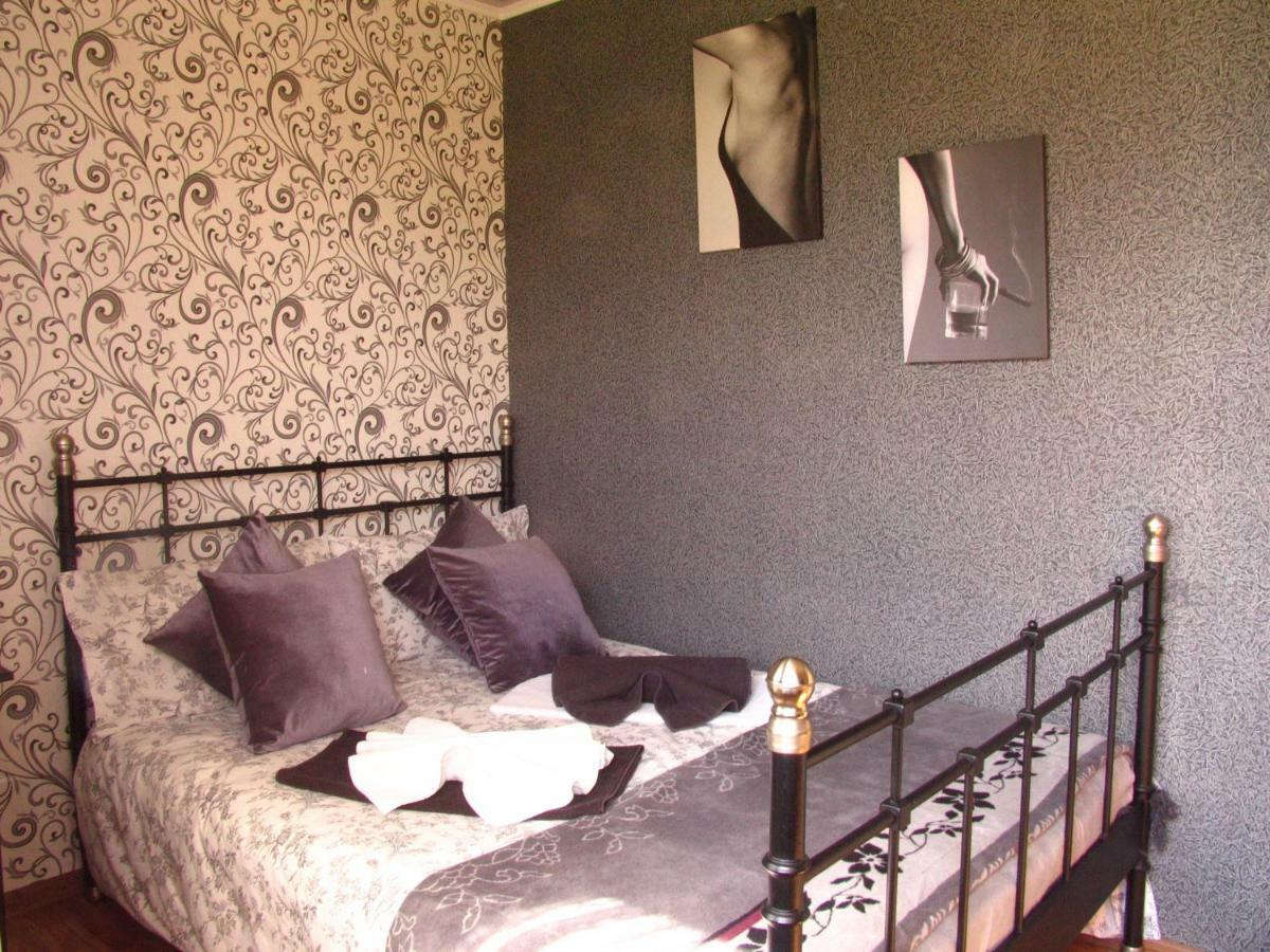 Memo'S Boutique Guesthouse Каракол Экстерьер фото